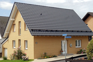 Single-family house made of Ravello yellow brick
