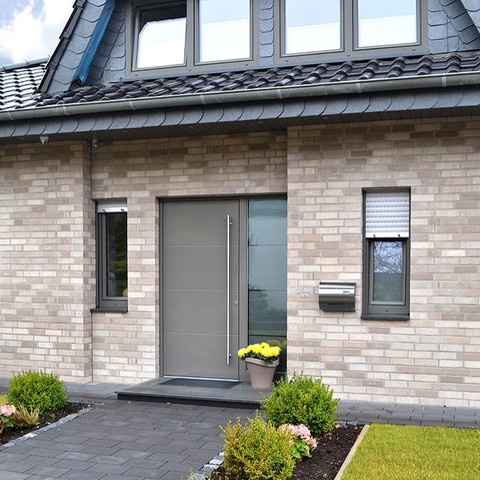 Single-family house made of Dover brick