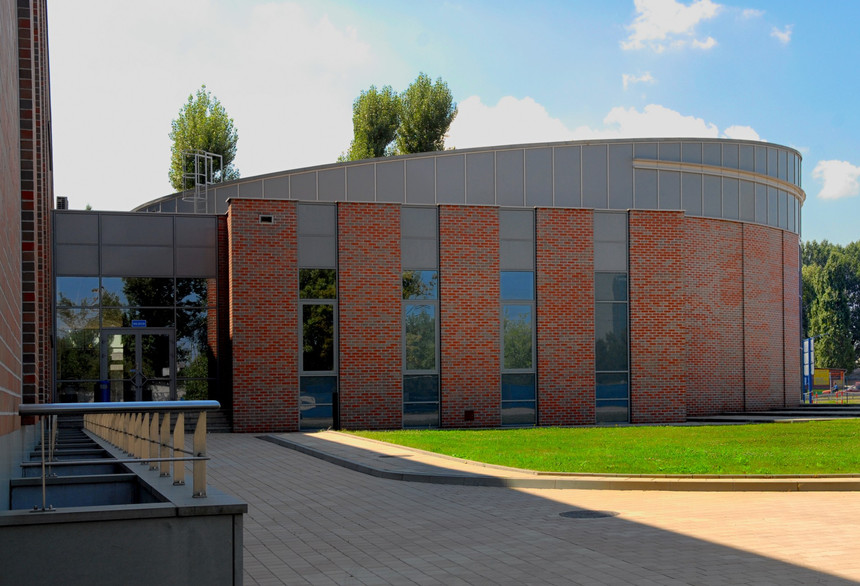 Krakow University made of shaded smooth Canberra brick