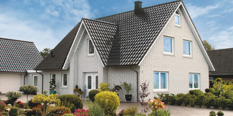 Dom jednorodzinny z dachówki Piemont 