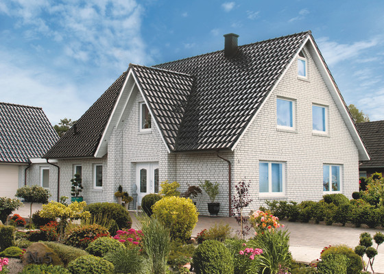  A single-family house covered with Piemont tile