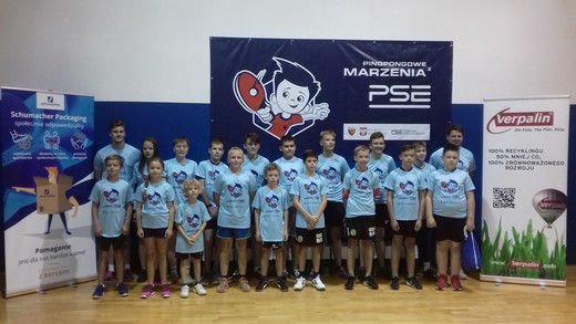 Z ping pongiem do Szkoły